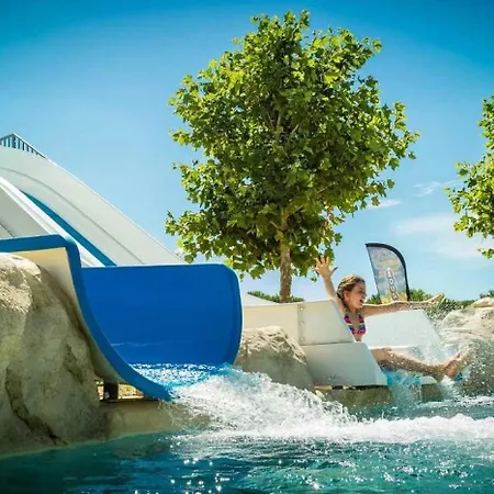 4 Etoiles - Parc Aquatique - Eeifae *