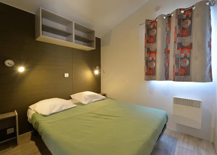 Κάμπινγκ 4 Etoiles - Parc Aquatique - Eeifae